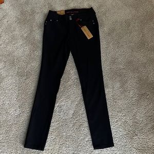 New with tags ultra soft stretch blank jeans size 6 petite